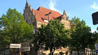 Die Oberschule am Barkhof Foto - schräg
